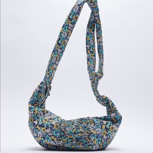 Zara Handbags - NWT. Zara Flowers Printed Shoulder Bag.